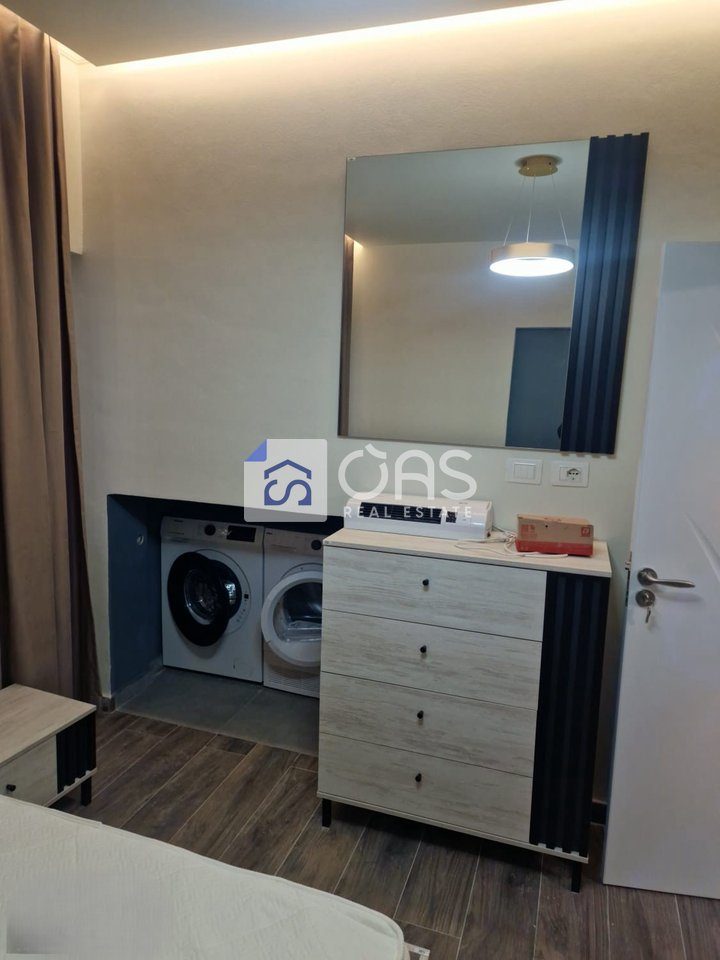 Jepet me qera apartament 2+1 tek Stacioni Trenit 4