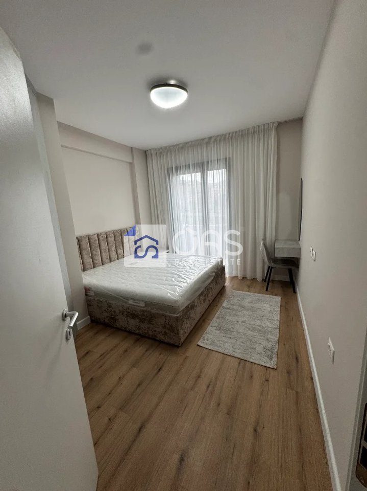 jepet me qera apartament 1+1 tek Liqeni i Thate 4