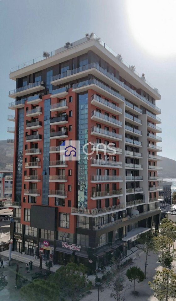 Shitet apartament 2+1+2 ne Vlore. 2