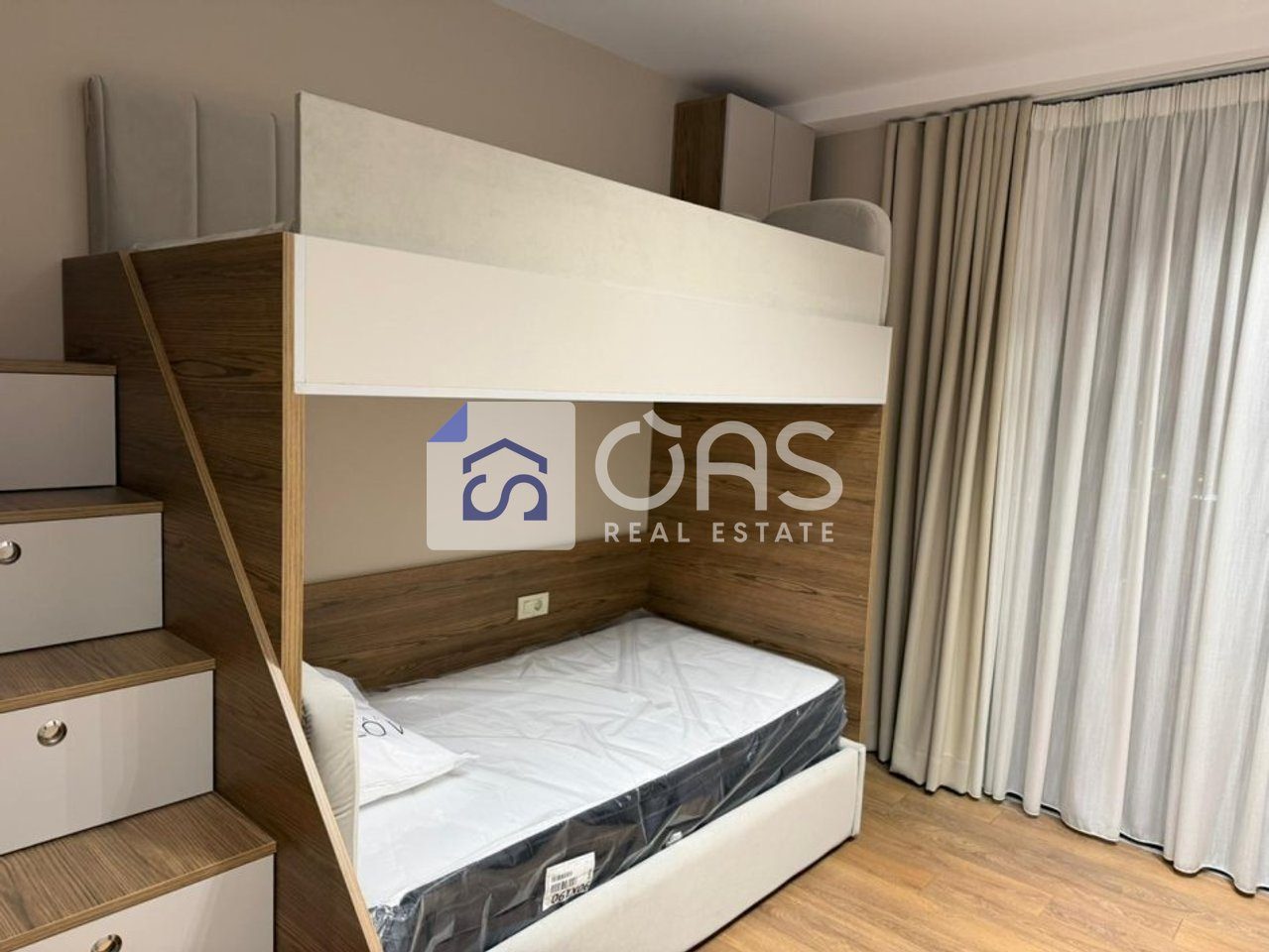 Jepet me qera apartament 2+1 tek Mine Peza 4