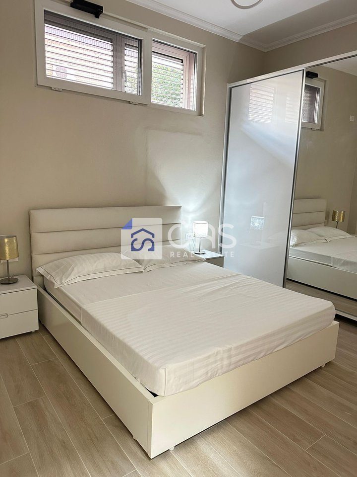 Jepet me qera apartament 1+1 te Rruga Kongresi i Manastirit. 4