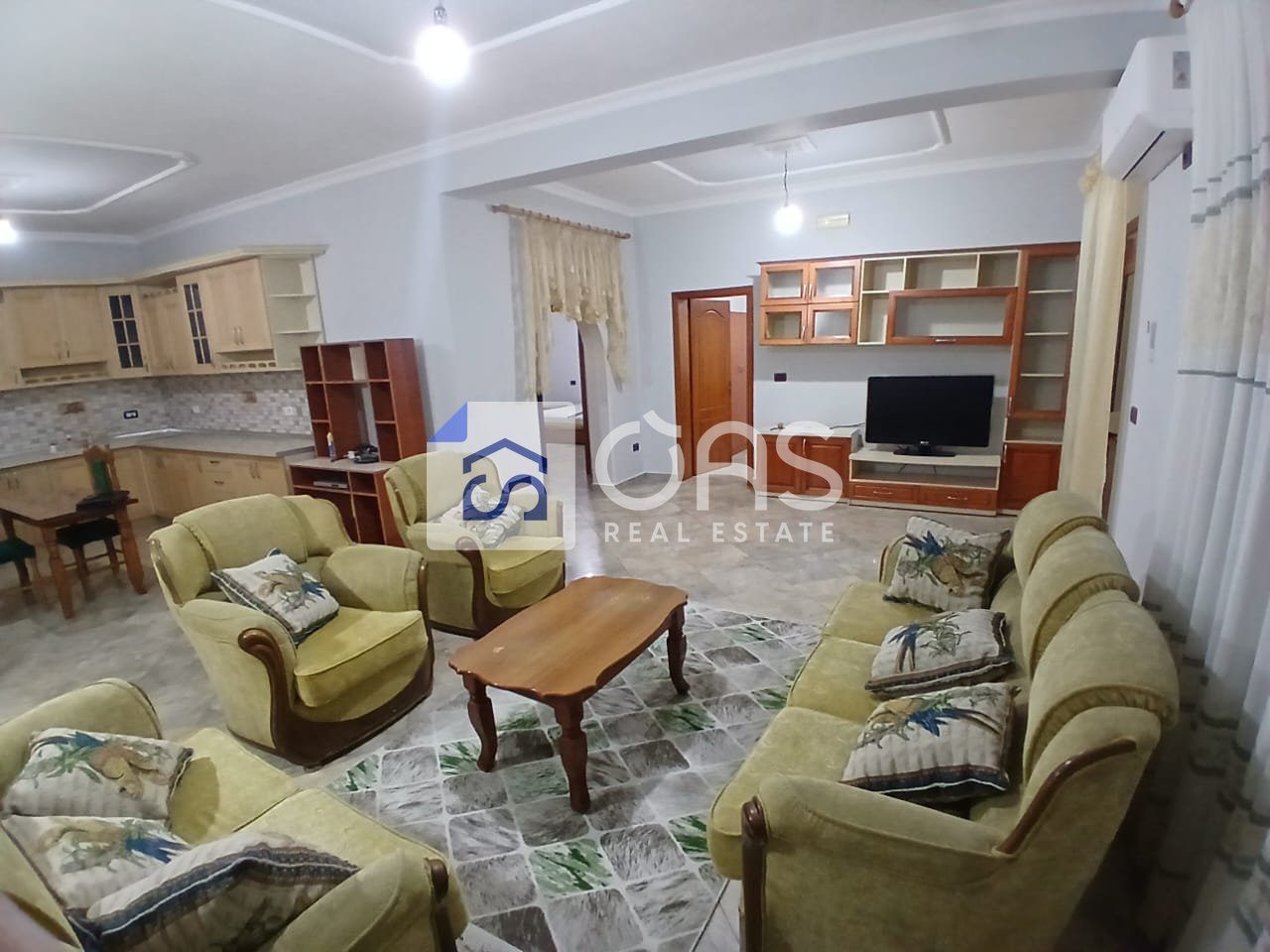 Jepet me qera apartament 2+1 ne Porcelan