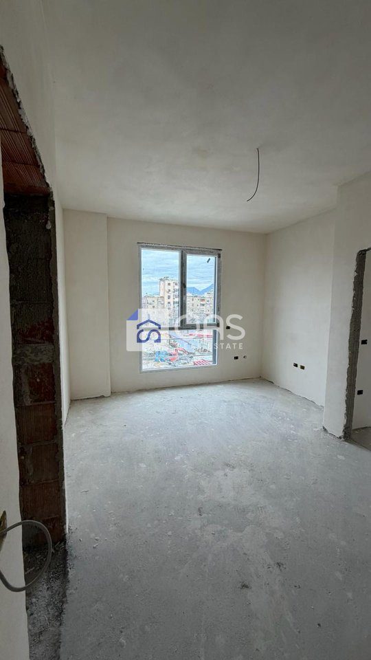 Shitet apartament 1+1 ne Ali Demi