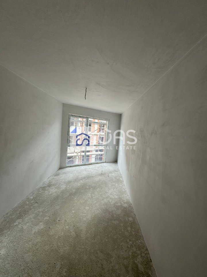 Shitet apartament 2+1+2 te Liqeni i Thate ( Lake Side)
Siperfaqja: 113.6m2 ,Cmimi i apartamentit : 204.000 euro 4