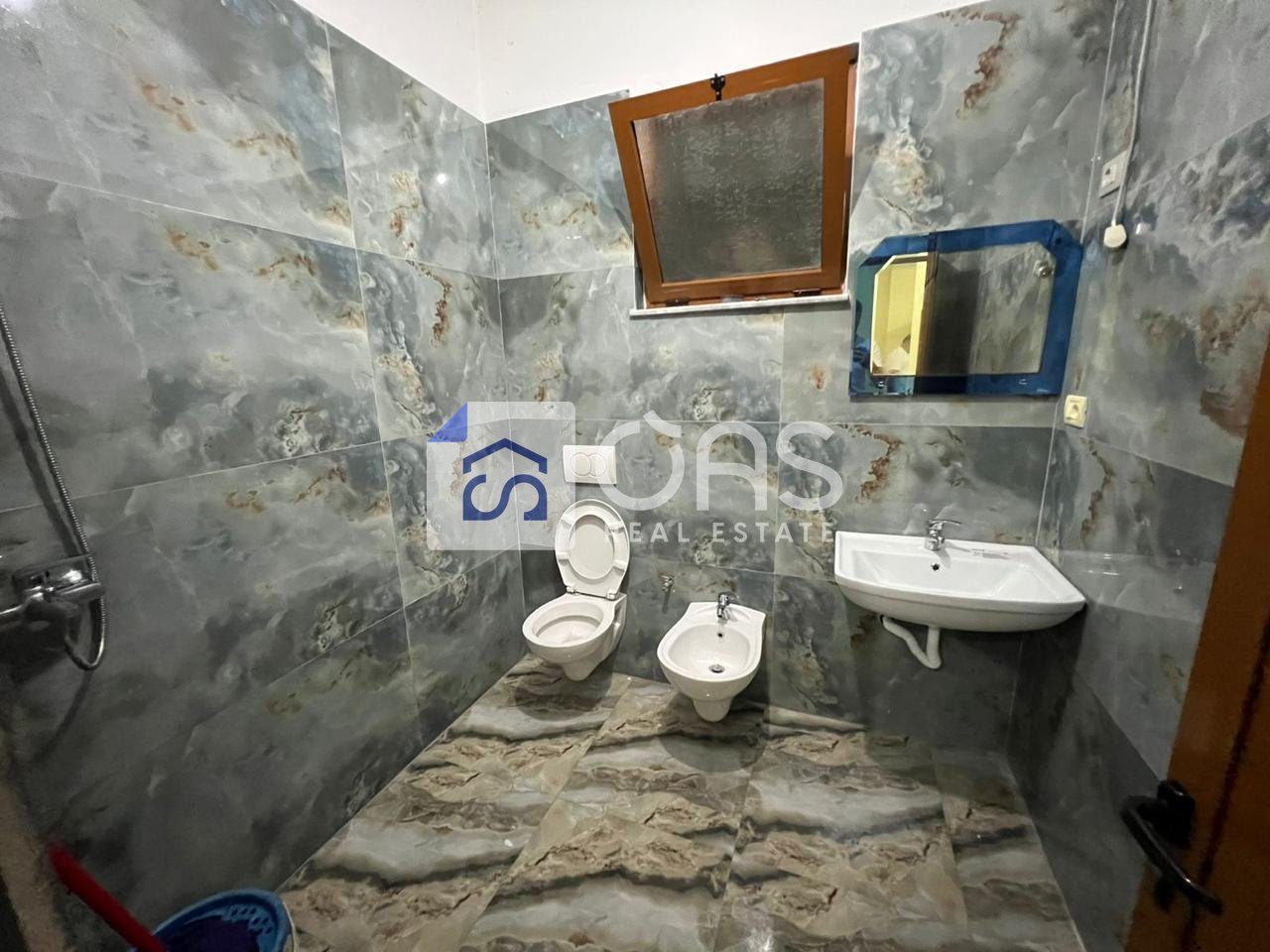 Vilë me 2 hyrje Me Qera në Ali Demi, Tiranë - 350.000€ | 230 m² 4