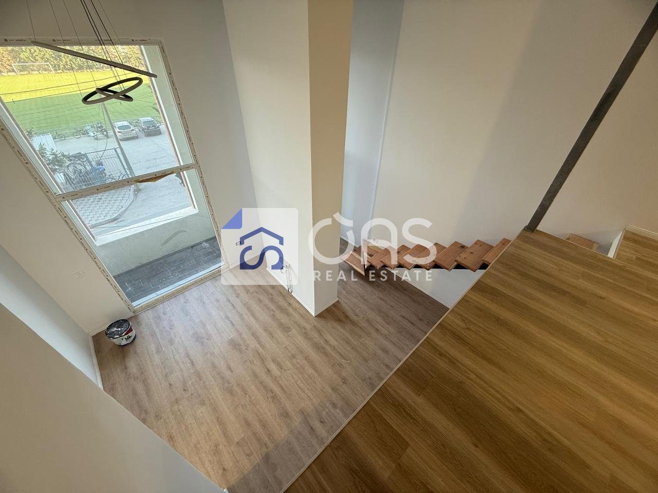 Jepet me qera Duplex, Prane Amerikan 3 3