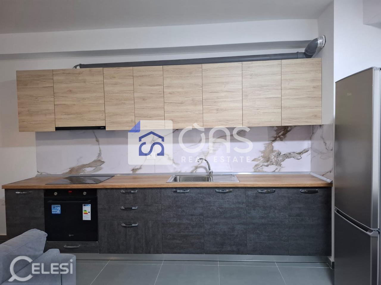 Jepet me qera apartamenti 3+1 5 maj (pallatet e bashkis)