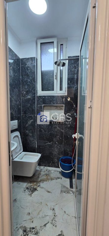 Shitet apartament 2+1+2 ne Qender 3