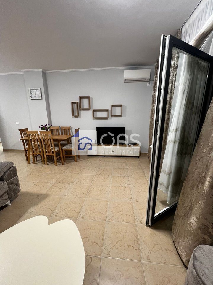 Jepet me qera apartament 2+1+2+2 Poste Parkimi tek Bulevardi I Ri. 3