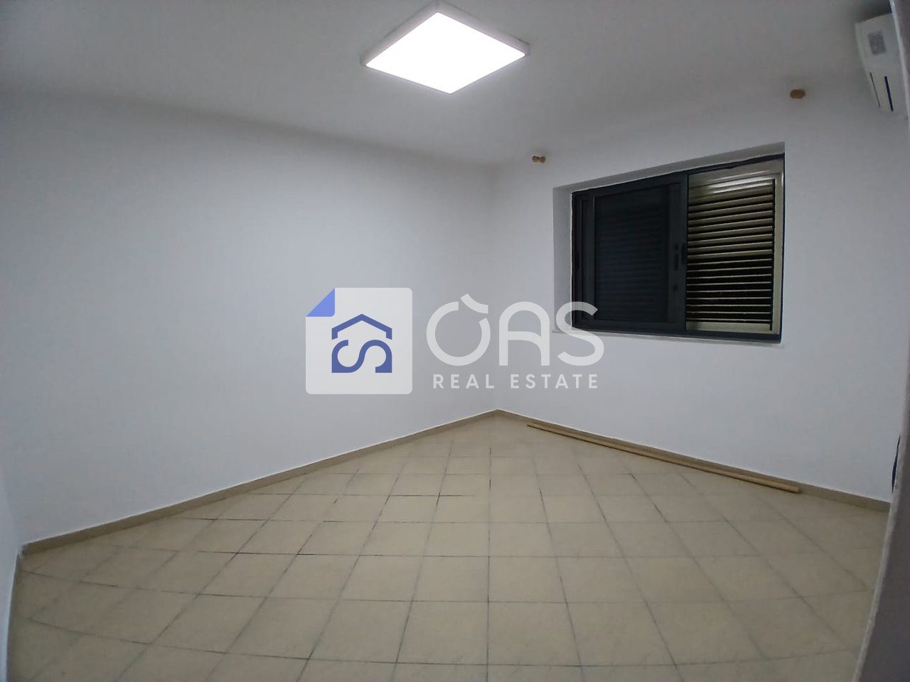 Jepet apartament me qera 1+1 tek Ministria Arsimit 3