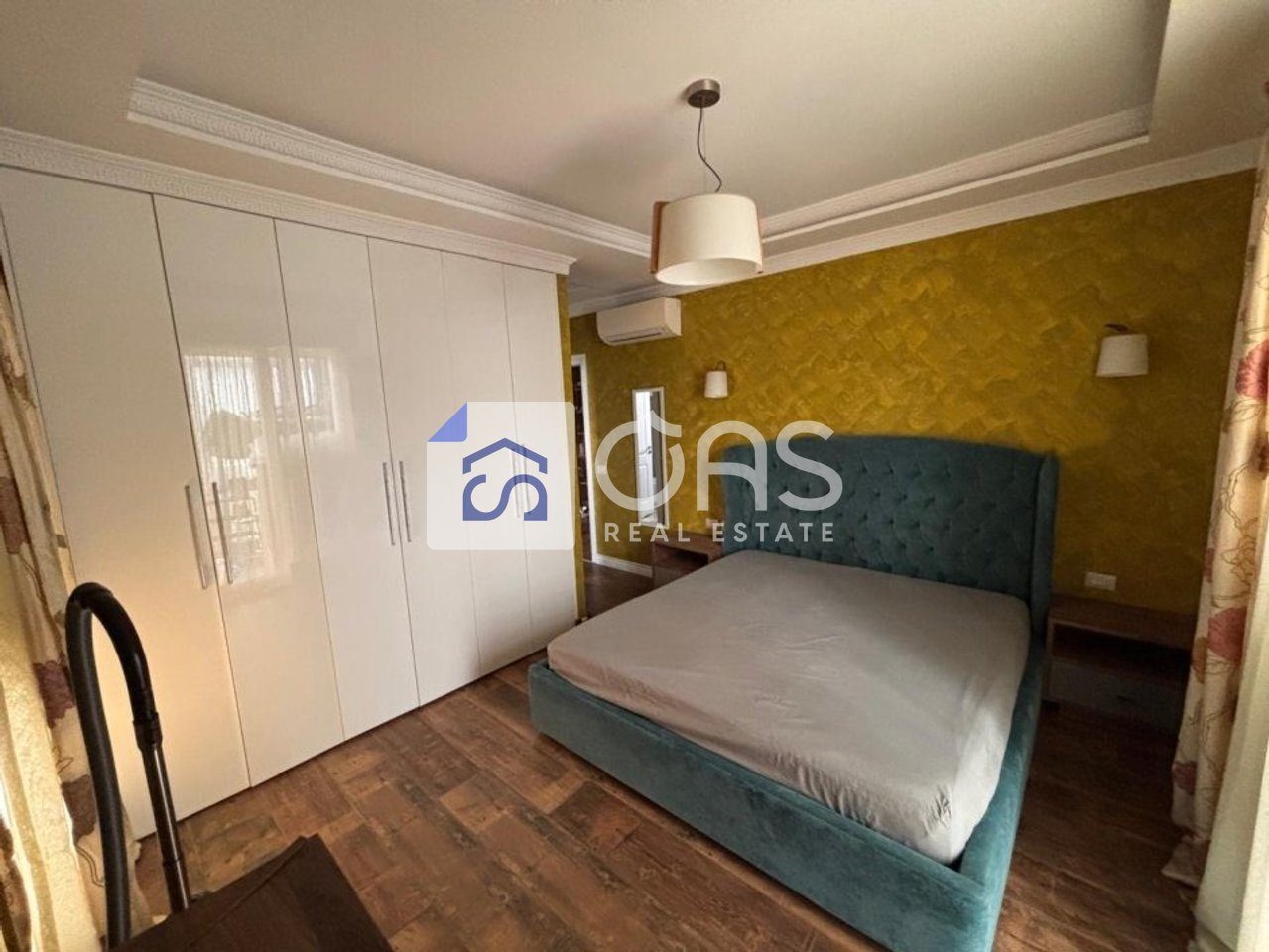 Apartament 3+1 Me Qira në Kopshtin Botanik Zoologjik, Tiranë - 1800€ | 138 m² 2