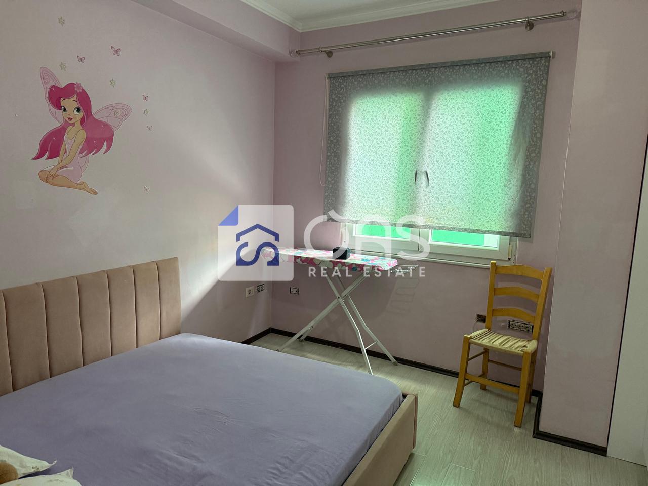 Jepet me qera apartament 2+1 tek Komuna e Parisit 4