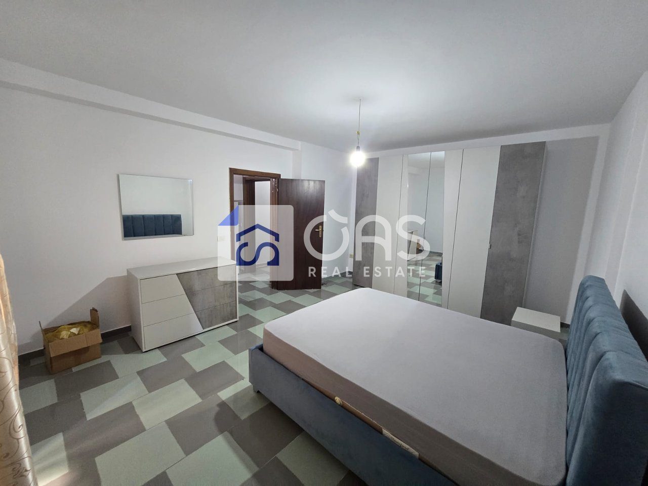 Jepet apartament me qera 1+1 Rruga Elbasanit