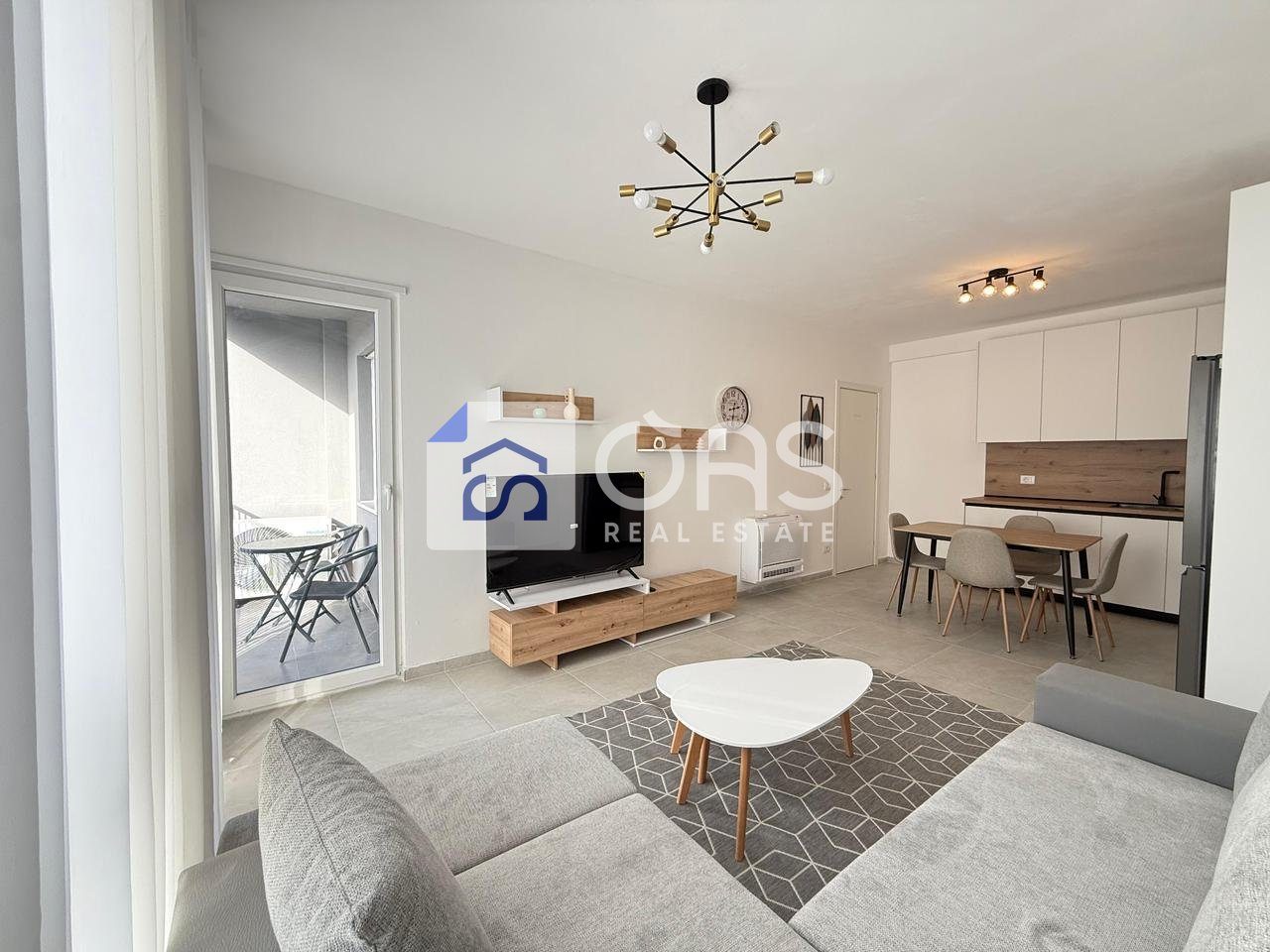 Jepet me qera apartament 2+1+Ballkon tek Univers City