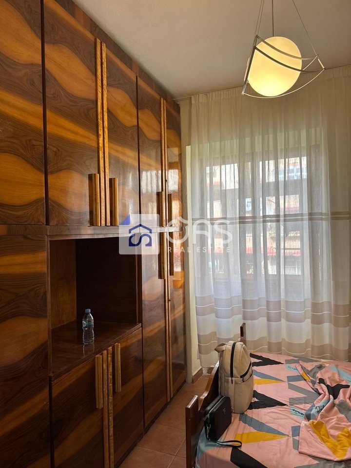 Jepet apartament me qera 1+1 Bllok 3