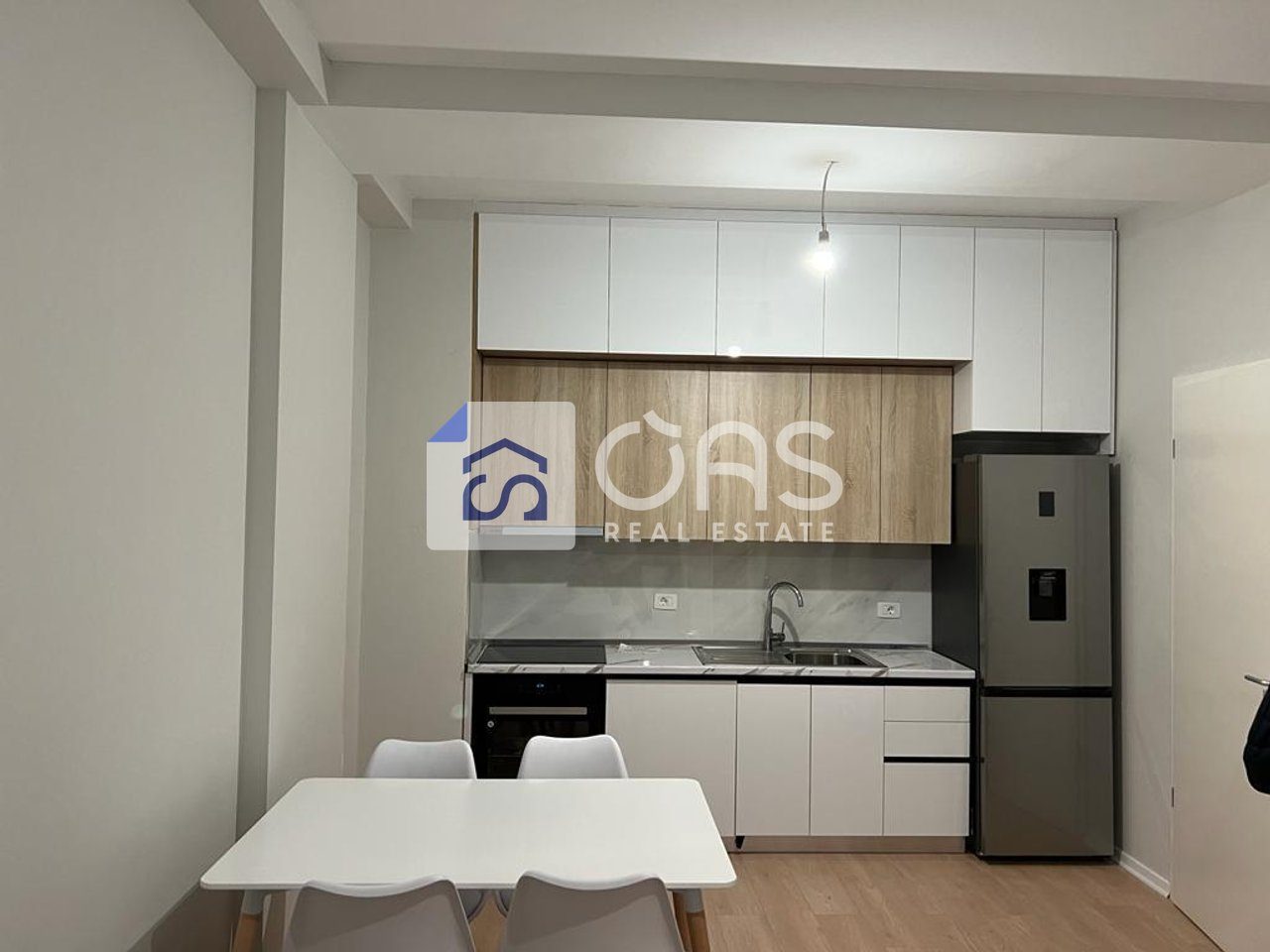 Shitet apartament 2+1+2 tek 21 Dhjetori (Kompleksi Kontakt)