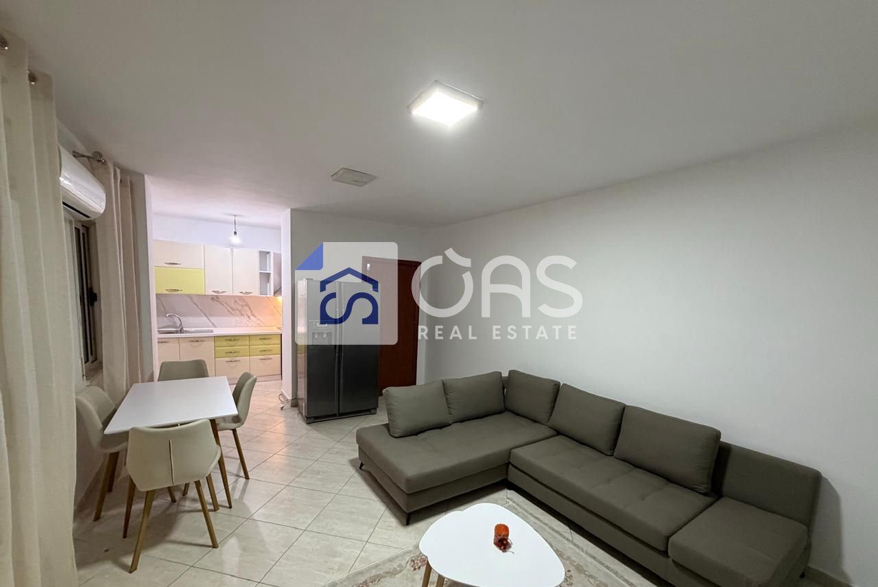 Jepet apartament me qera 1+1 Bulevard i Ri