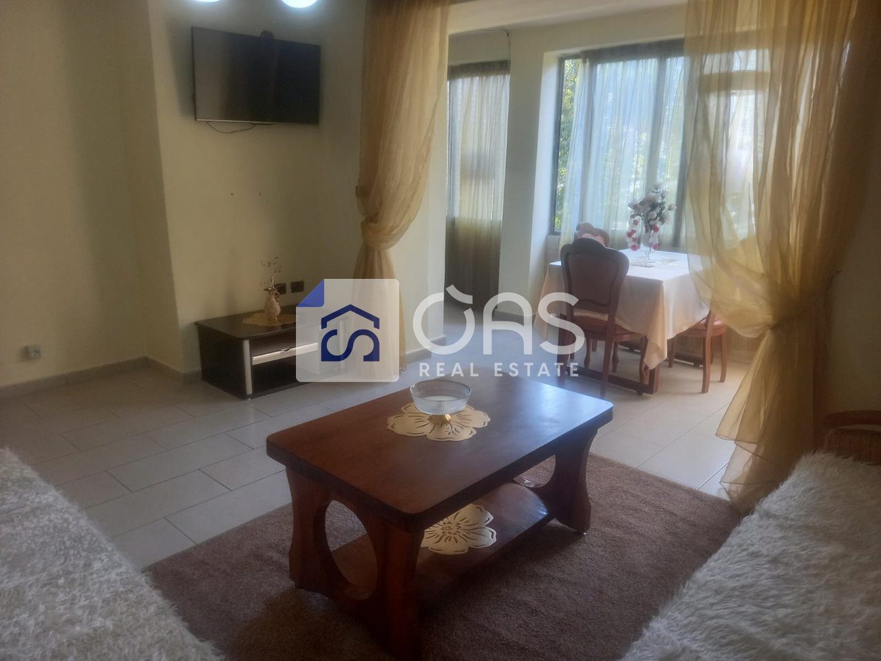 Jepet me qera apartament 2+1 21 dhjetori (perball oslos)
