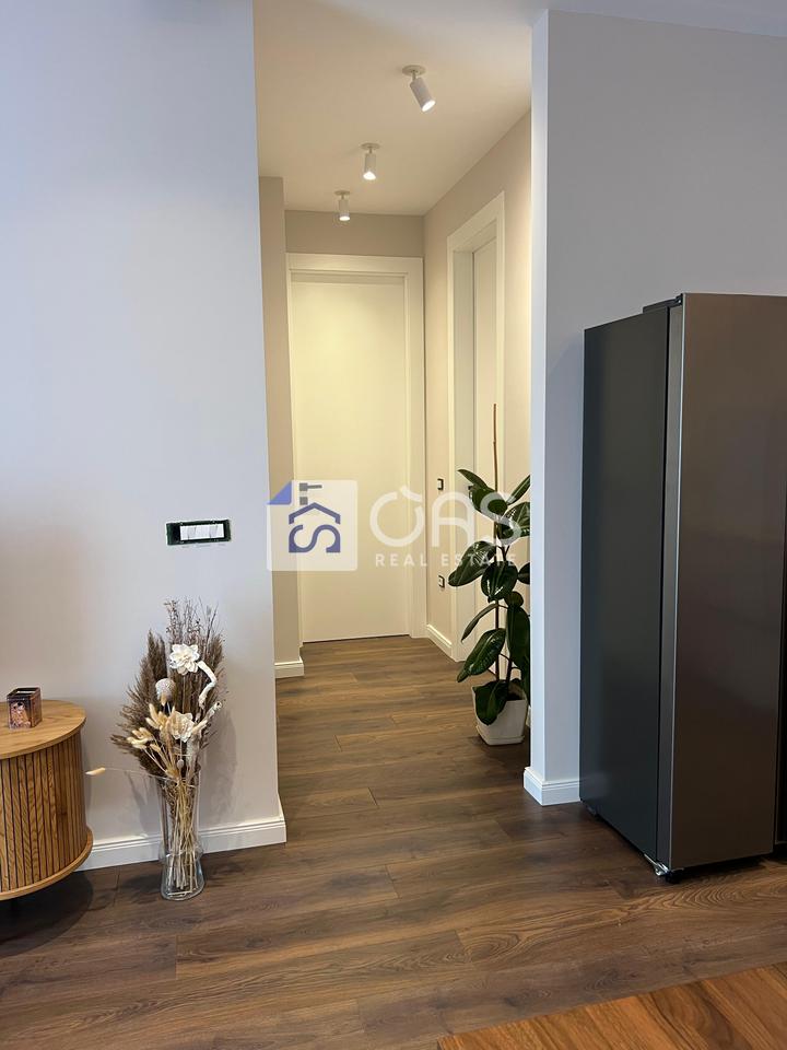 Jepet me Qera Apartament 2+1+2+Ballkon Tek Komuna e Parisit 4