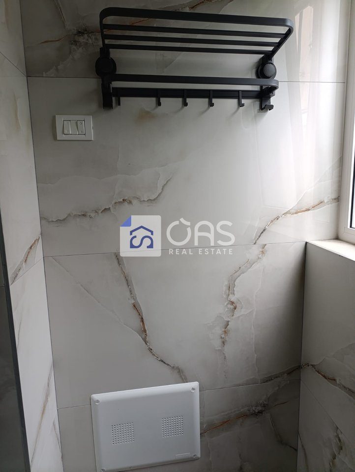 Jepet apartament me qera 2+1 kombinat 2