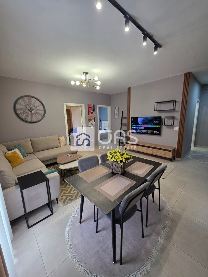 Jepet apartament me qera 2+1+2 tek Kopshti Botanik