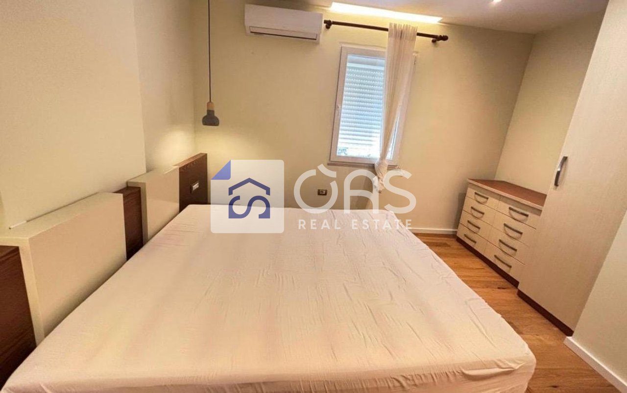 Jepet me qera apartament 3+1 Pazari i Ri 3