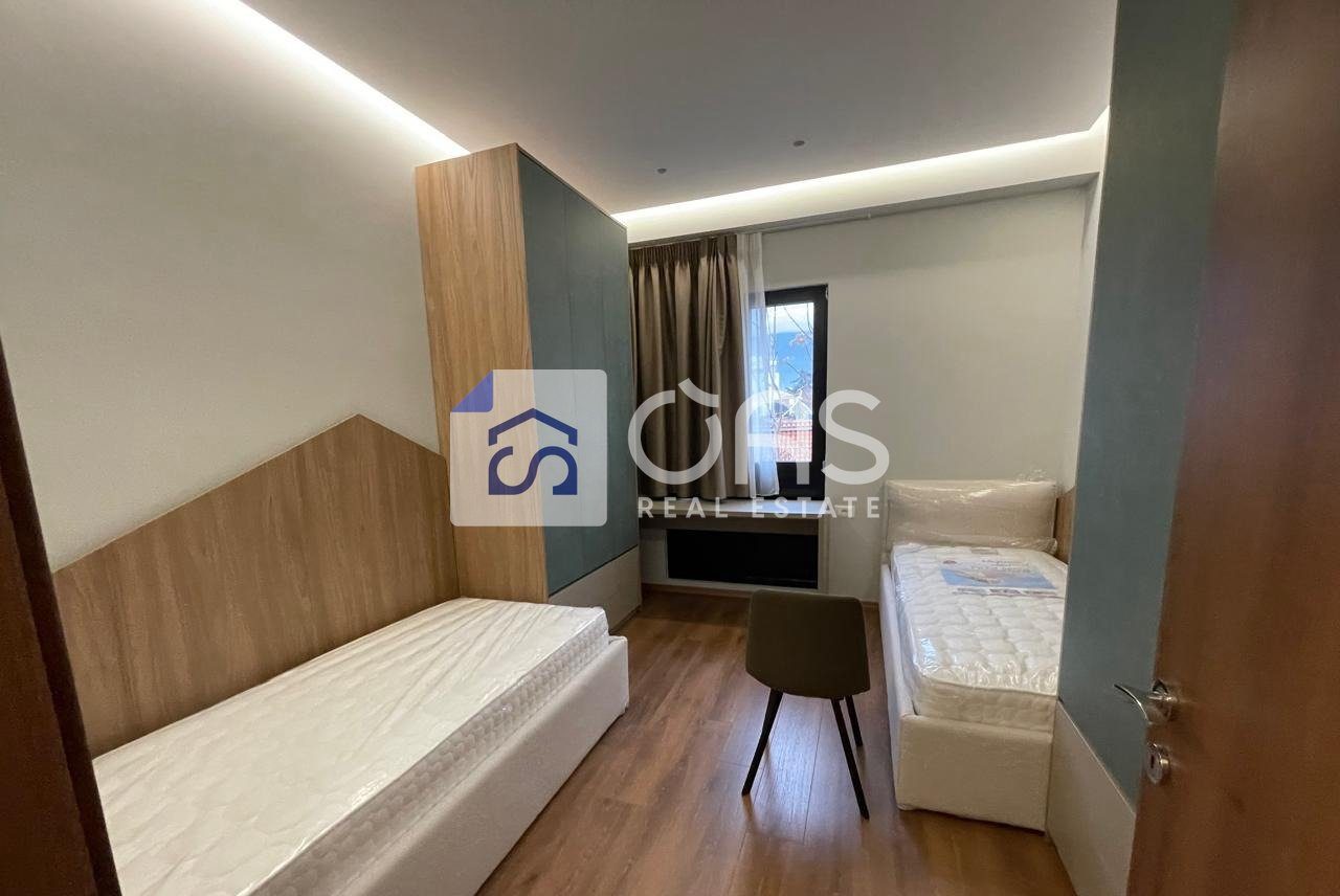 Jepet apartament me qera 2+1+2 tek Farmacia 10 4