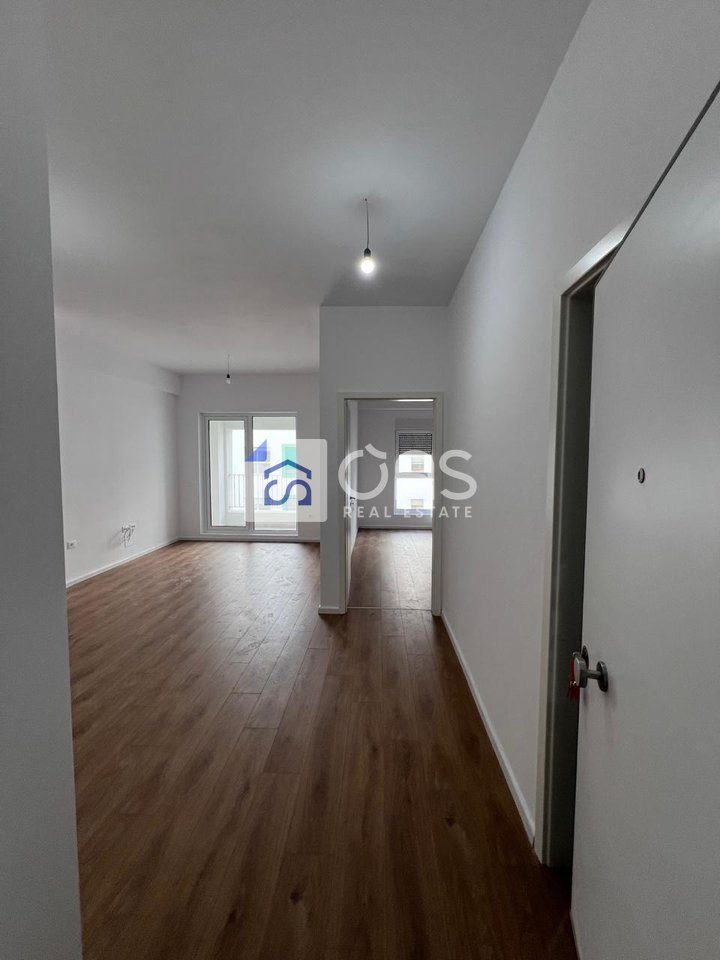 Shitet apartament 1+1 te Ali Demi. 2