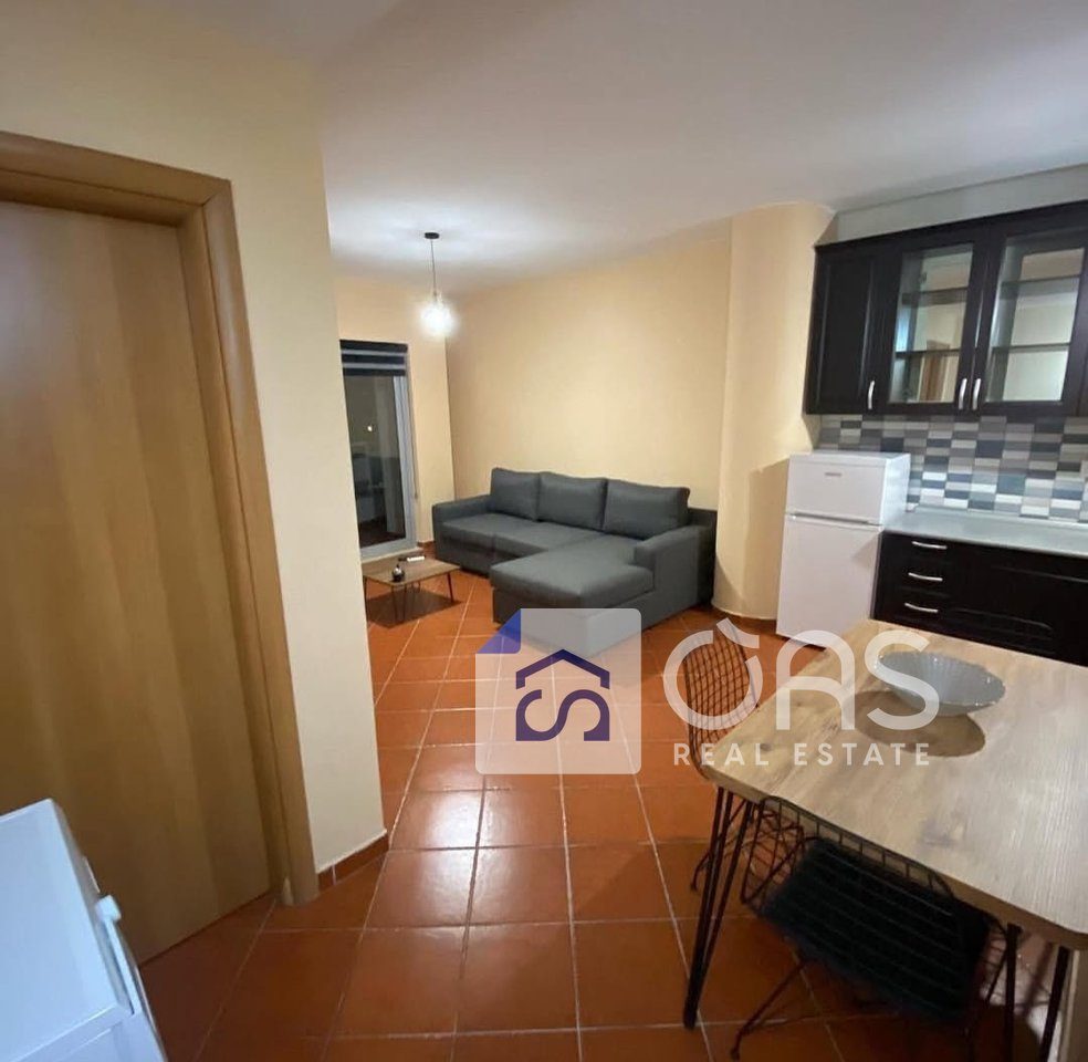 Jepet apartament me qera 1+1 Pallati Me Shigjeta 2
