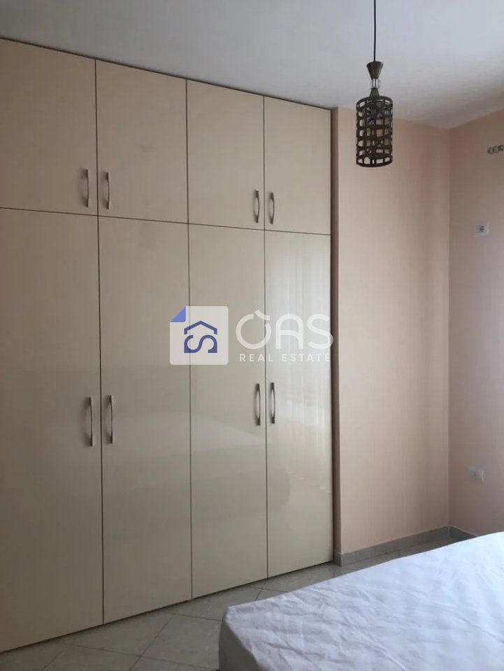 Jepet me qera apartament 2+1 Te Rruga e Kavajes 3