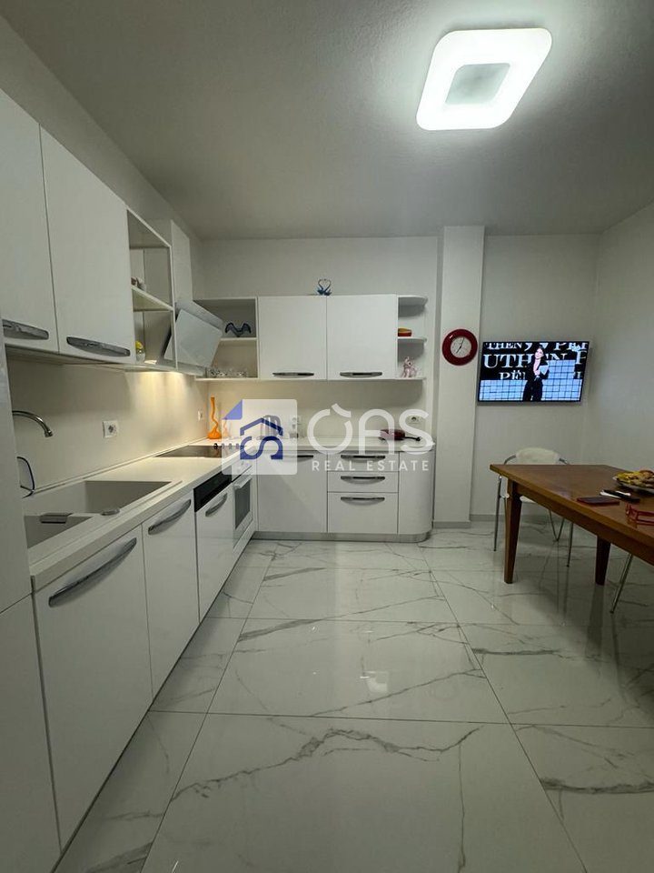 jepet me qira Apartament Premium 3+1+2 rruga e elbasanit (Perball Downtown)