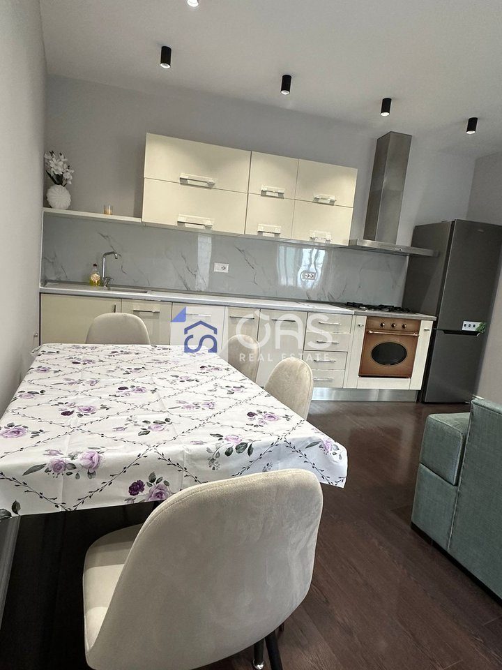 Jepet me qera apartament 1+1+parkim yzberisht