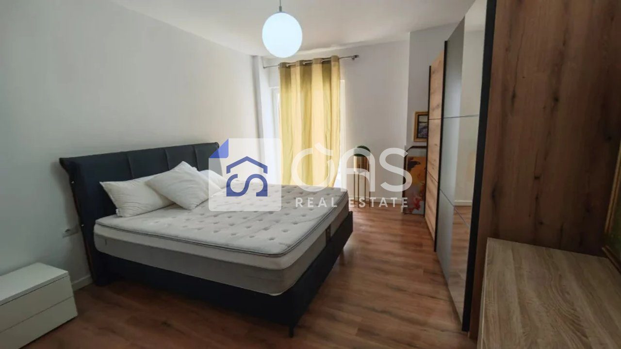 Jepet me qera apartament 2+1+2 Te Komuna e Parisit 2