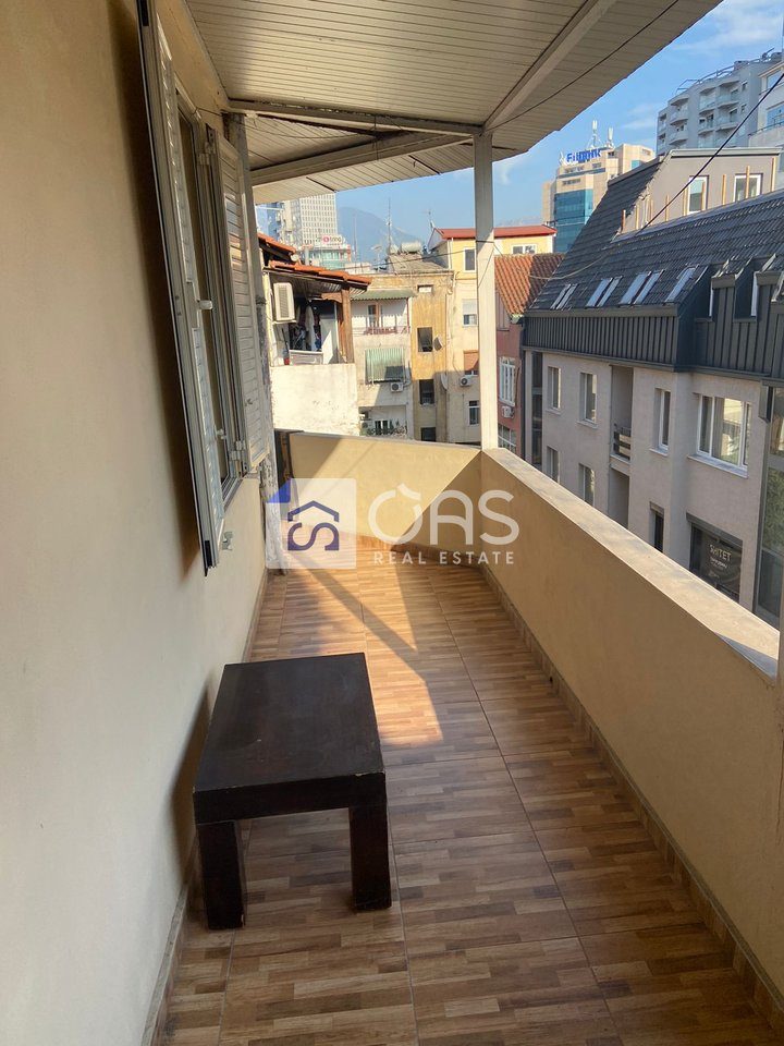 jepet me qira Apartament 1+1 bllok 4