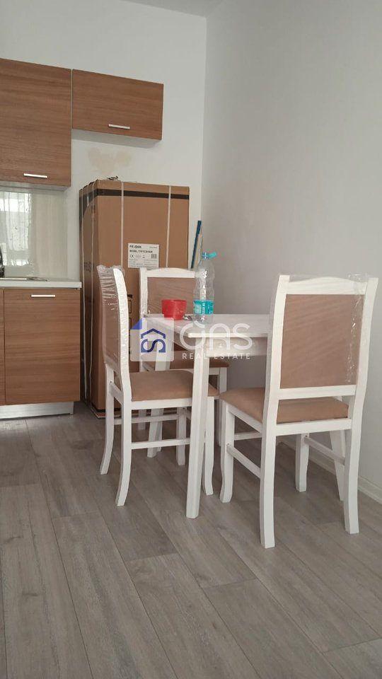 Jepet me qera apartament 1+1 Te Univers City