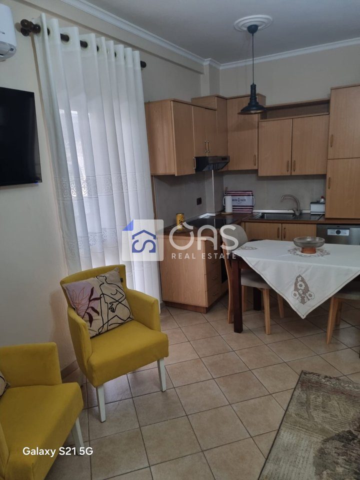 Jepet me qera apartament 1+1 tek Shkolla e Baletit. 4
