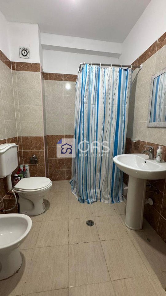 Jepet me qera apartamenti 1+1 Astir 4