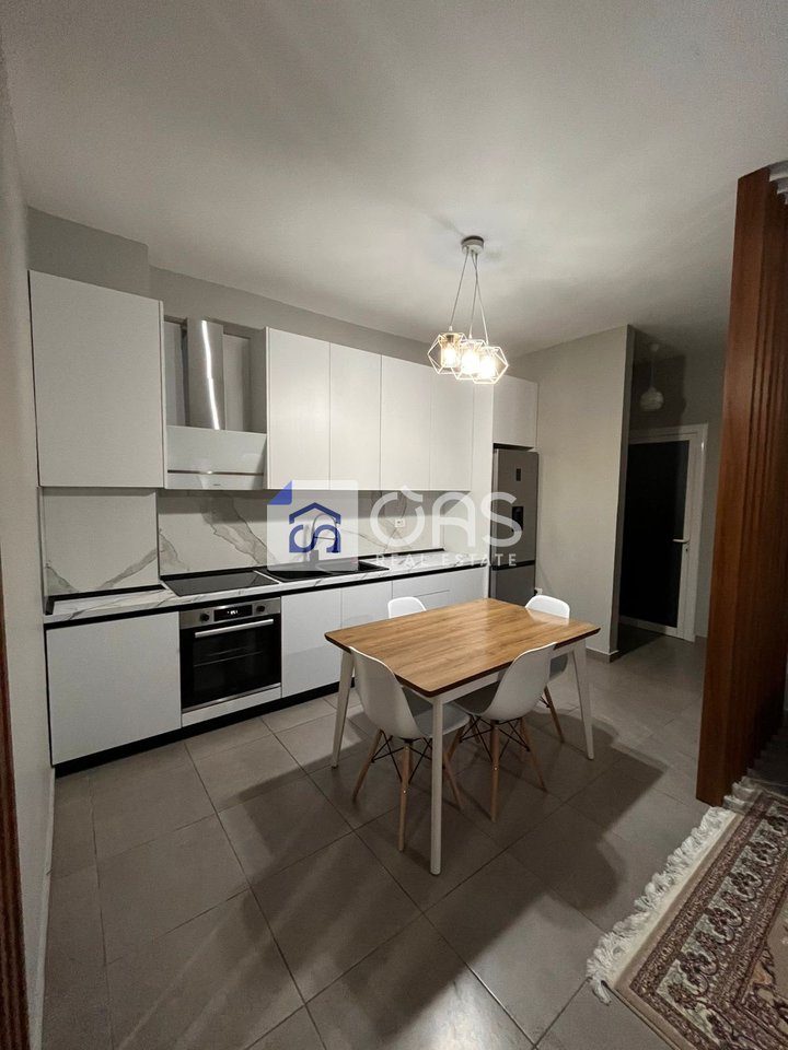 Jepet me qera apartamenti 1+1 casa italia