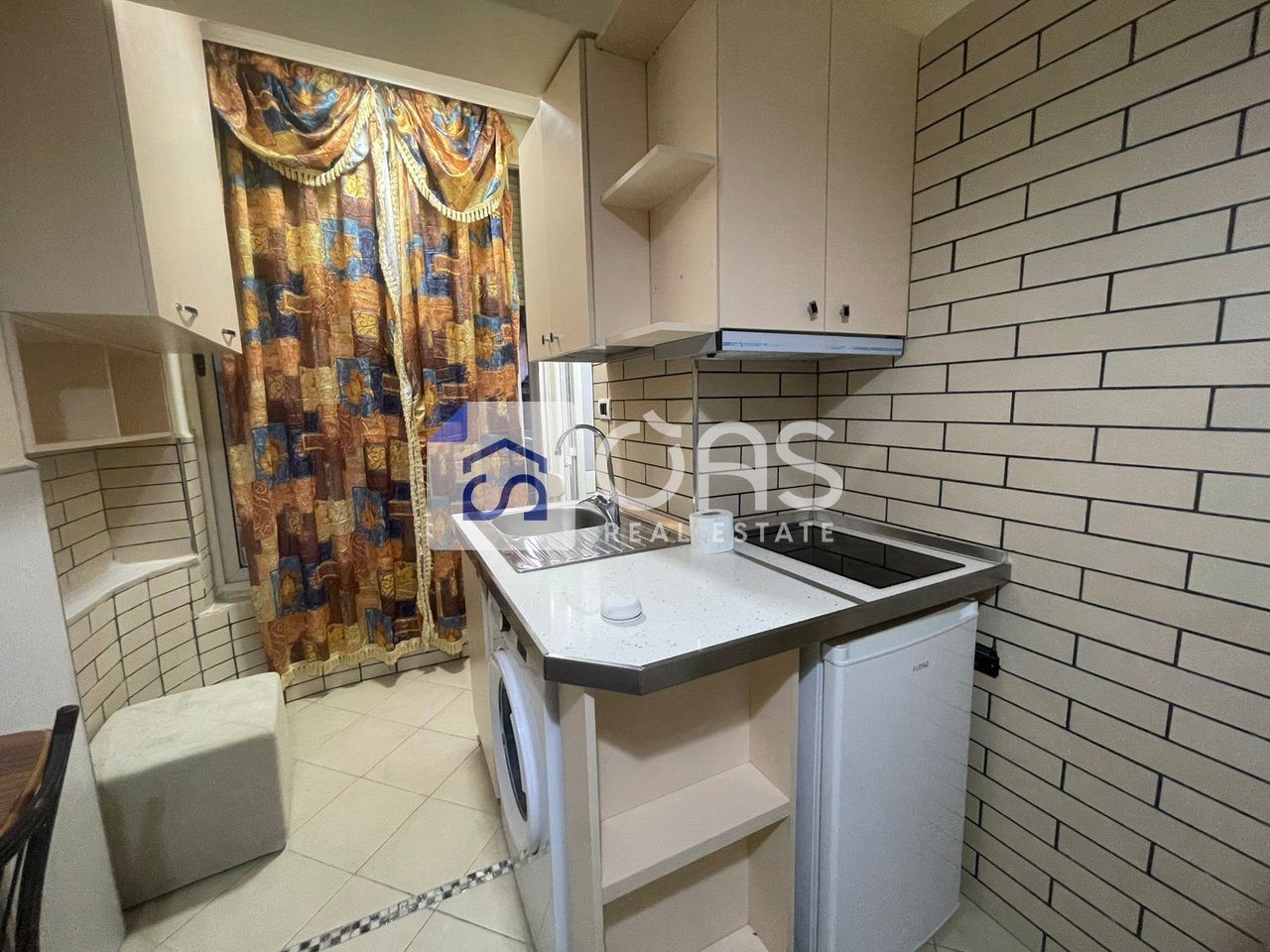 Gasonjere Me Qira në Rruga Siri Kodra, Tiranë - 370€ | 55 m² 2