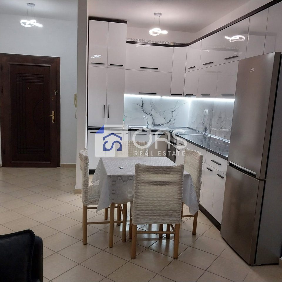 Jepet apartament me qera 1+1 ne Astir 2