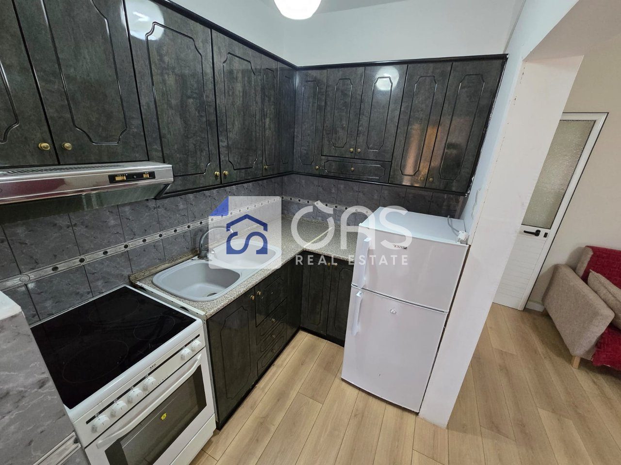 Jepet apartament me qera 1+1 Porcelan