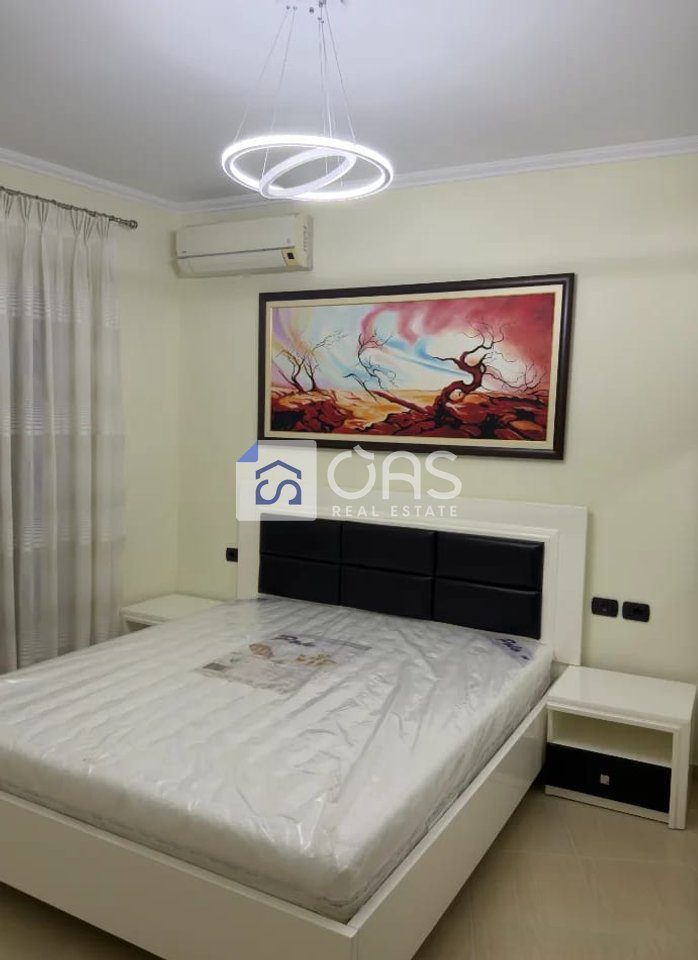 Jepet Apartament me qera 1+1 21 dhjetori 2