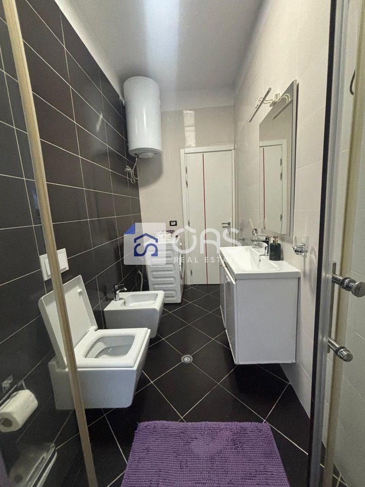 Jepet me qera apartamenti 1+1+ post parkimi tek Kopshti Botanik 4