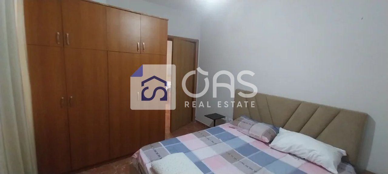 Jepet me qera apartamenti 1+1 rruga elbasanit