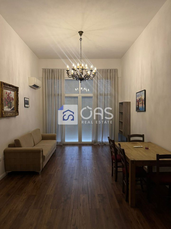 Jepet me qera apartament 2+1 tek Zogu Zi