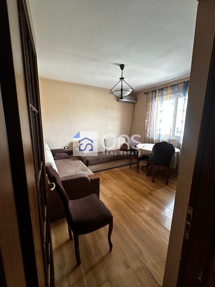 Jepet apartament me qera 2+1 Te Rruga Bardhyl 2