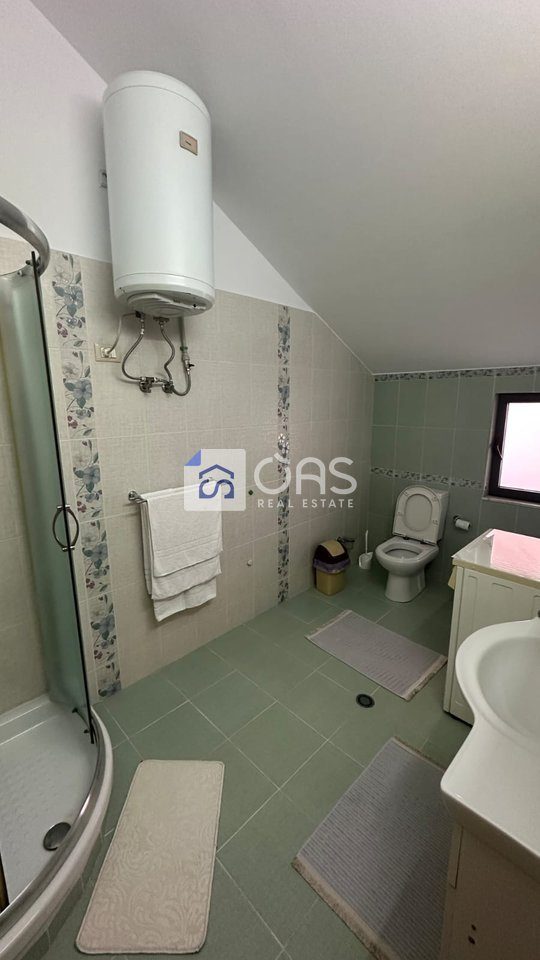Jepet apartament me qera 3+1 Komuna Parisit 3