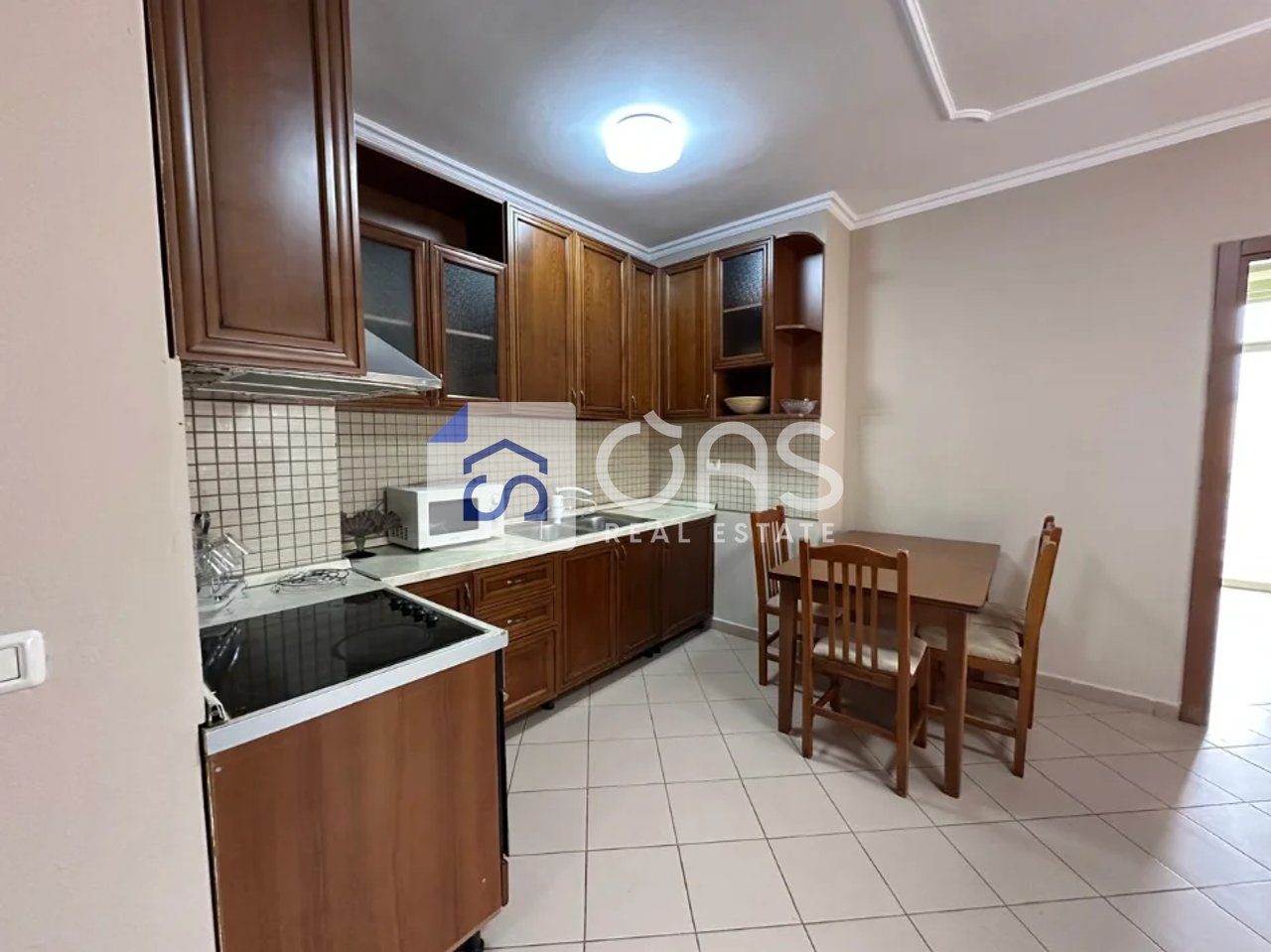 Jepet apartament me qera 1+1 Rruga E Durrsit 4