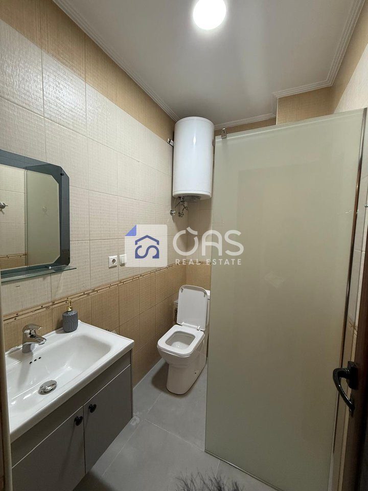 Jepet apartament 2+1 me qera te Komuna e Parisit 3