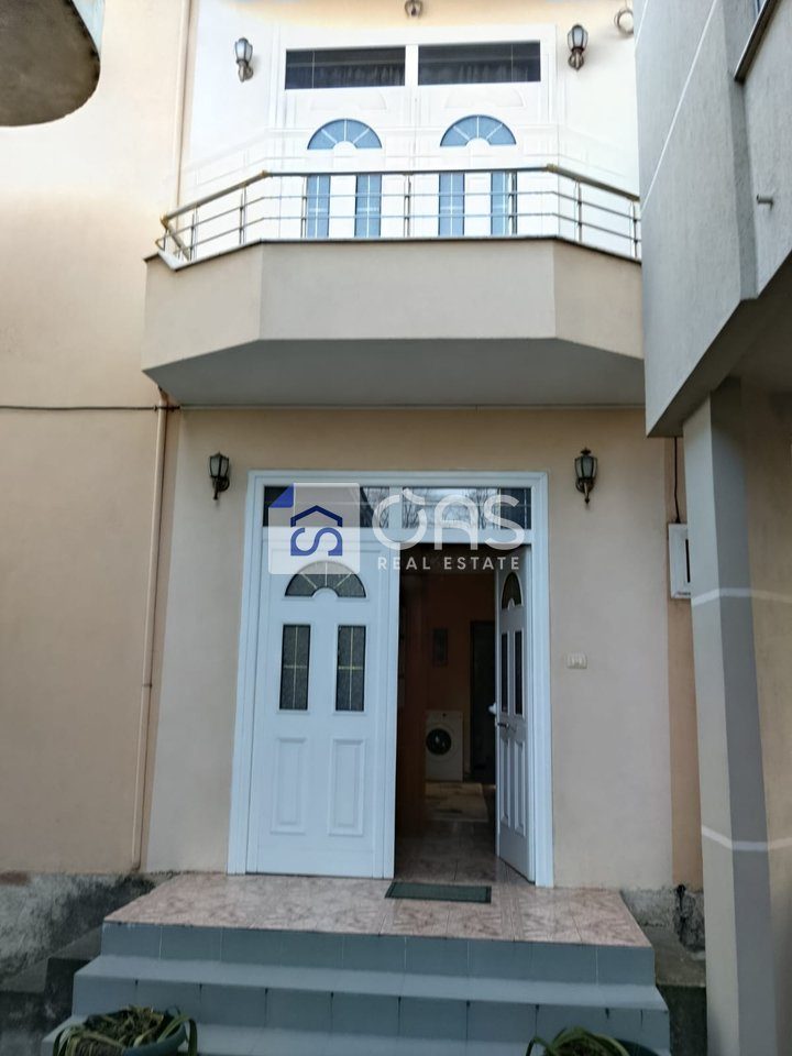 Jepet me qera apartament 2+1 Ali Demi 2